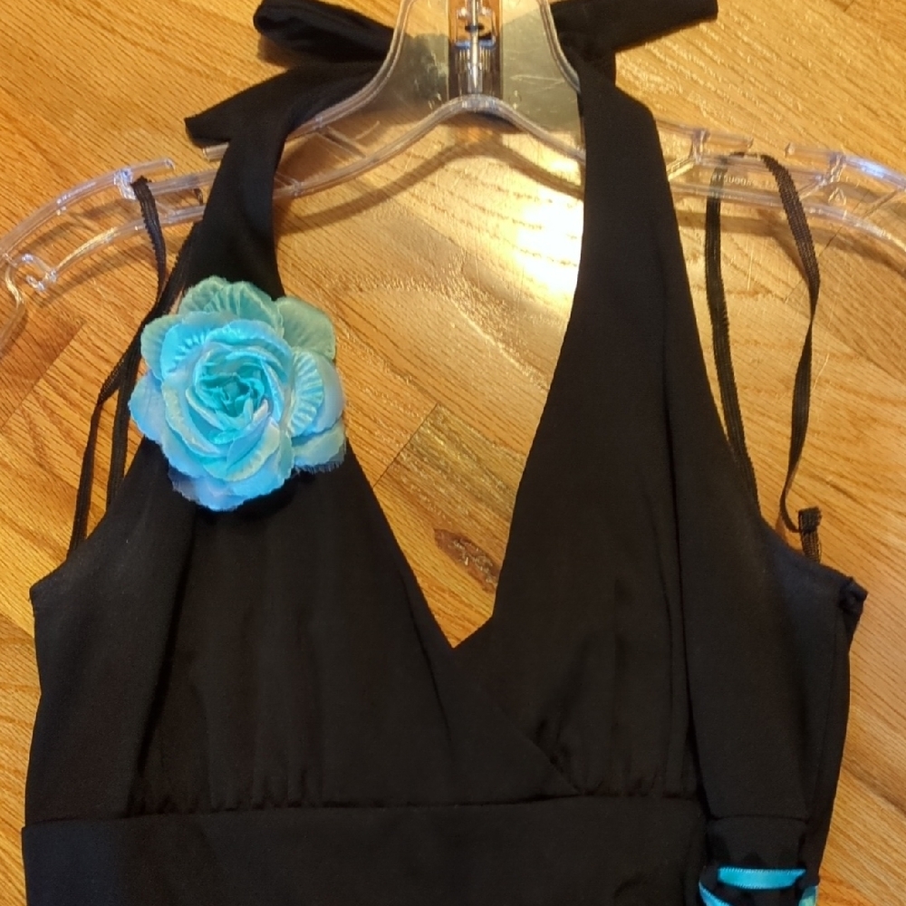 La Belle Elegant Black Dress with Teal Accents - Picture 4 of 5